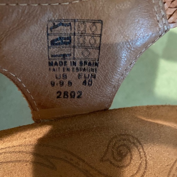 Taos~Trulie~Cantaloup~Soft Leather~Sandal~Hook & Loop Velcro Close~Size 9 - 9.5 - Picture 16 of 16